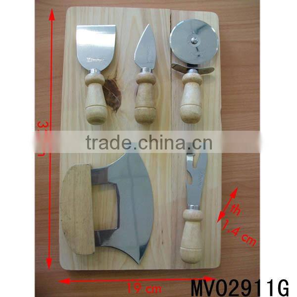5 pcs cheese set with wooden cutting