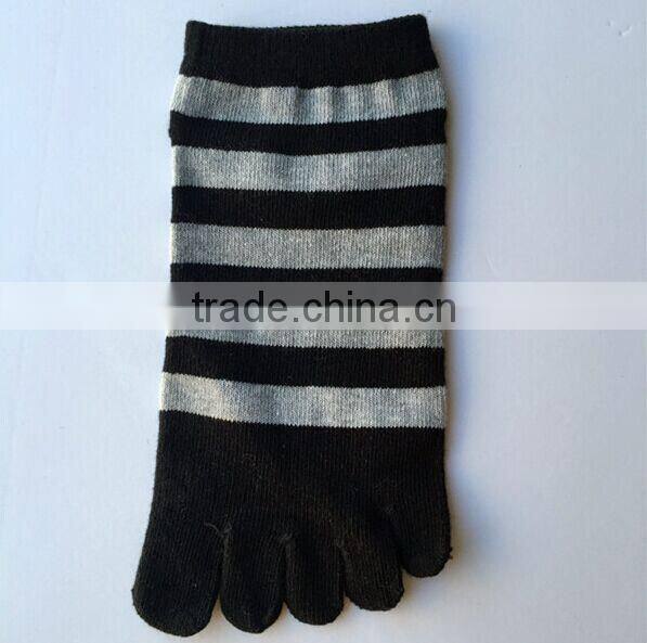 Unisex five toe cotton socks