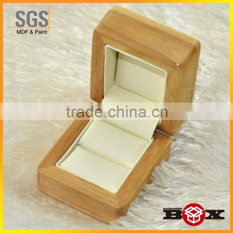 Luxury hot sale high gloss lacquer finish wooden wine box with wine accessories