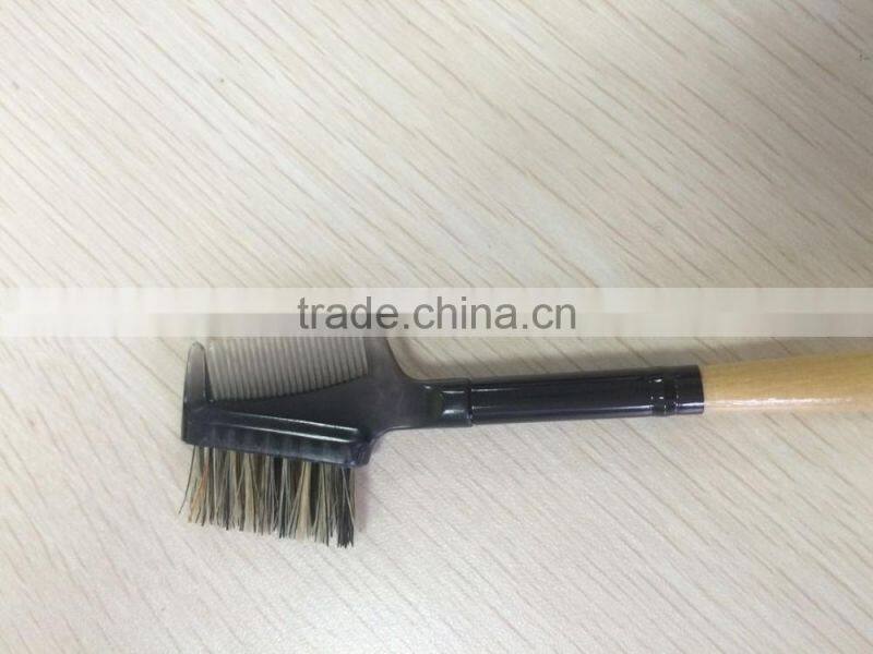 Professional Eye Makeup Brush With plastic comb