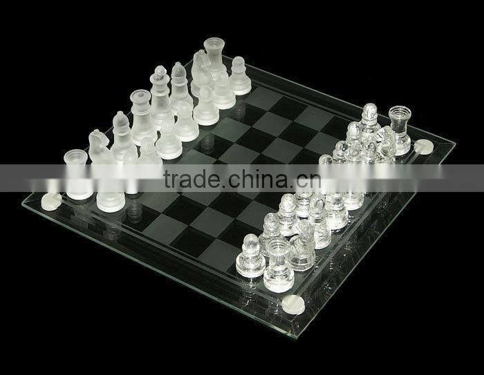 GLASS CHESS SET