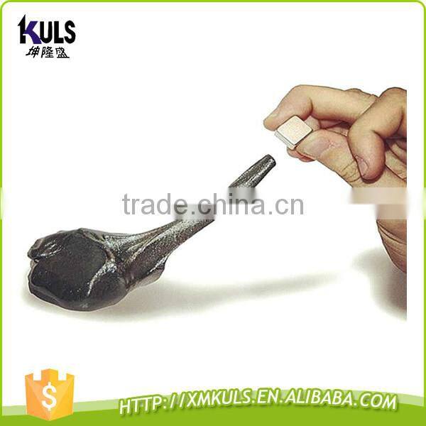 Wholesaler Magnetic silicone pearl metallic glow in the dark boucing putty