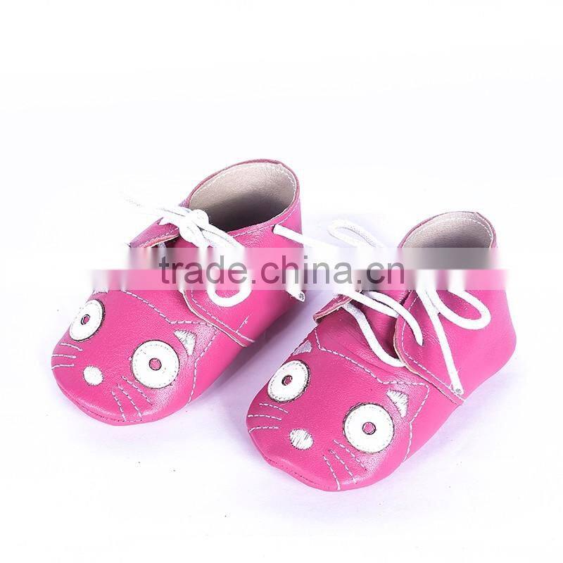 Cute cat design leather baby moccasin