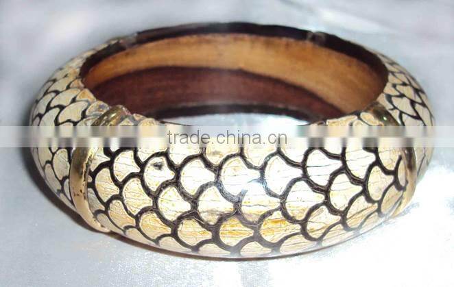 2015 Latest Design Horn Bangle For Women 10468