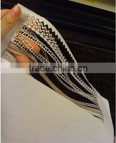 Auto Feeding Fabric Selvage Laser Cutting Machine PVC / Woven Laser Machine for Garment CE price/ textile/fabric/leather cutting