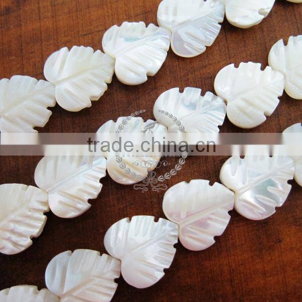 1 string 15inch 13MM kawaii white heart leaf natural sea shell beads,mother of pearl shell beads,about 35pcs per string 3021047