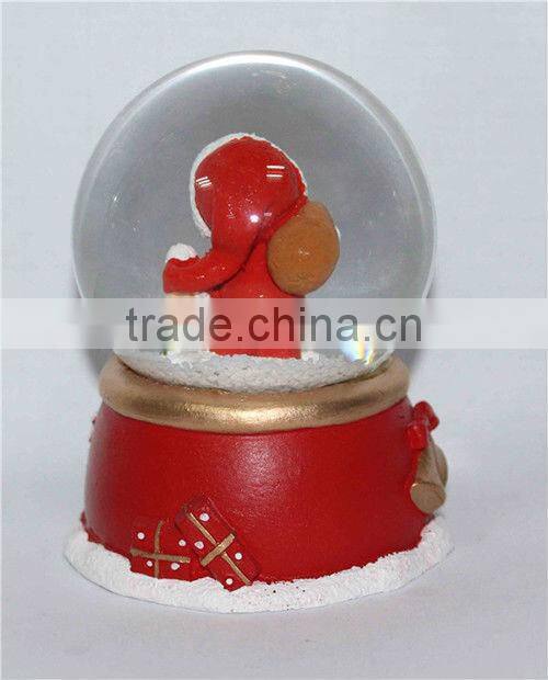 2013 fashional electric resin snow globe