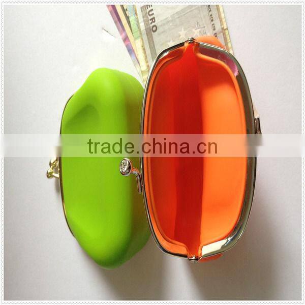 magic heart-shaped silicone wallet for coin&money&carry articles