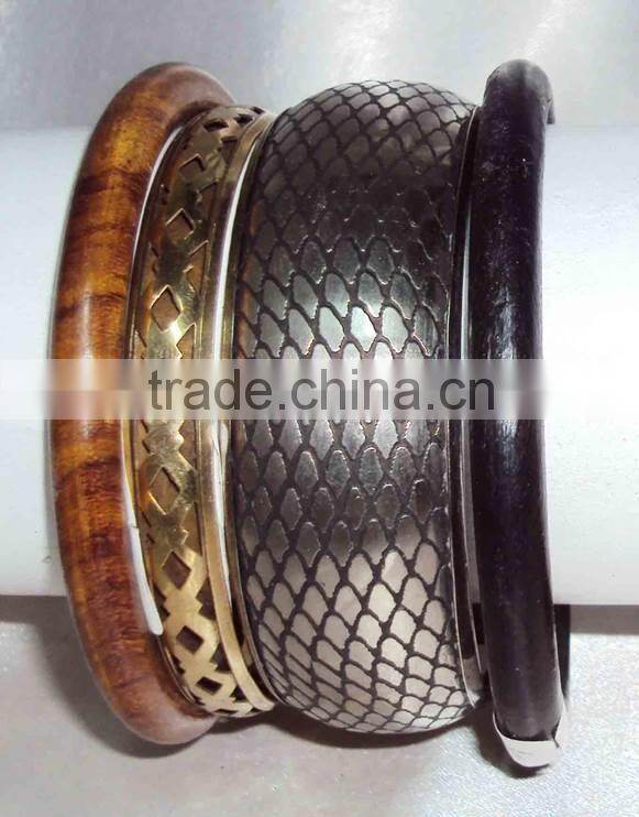 Turquoise Color Bone Chips Brass Bangle, Women Metal Bangle 11834