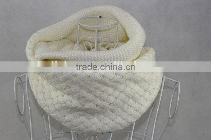 New Magnetic Delicate Charm Ladies Fashion Loop Circle Scarf