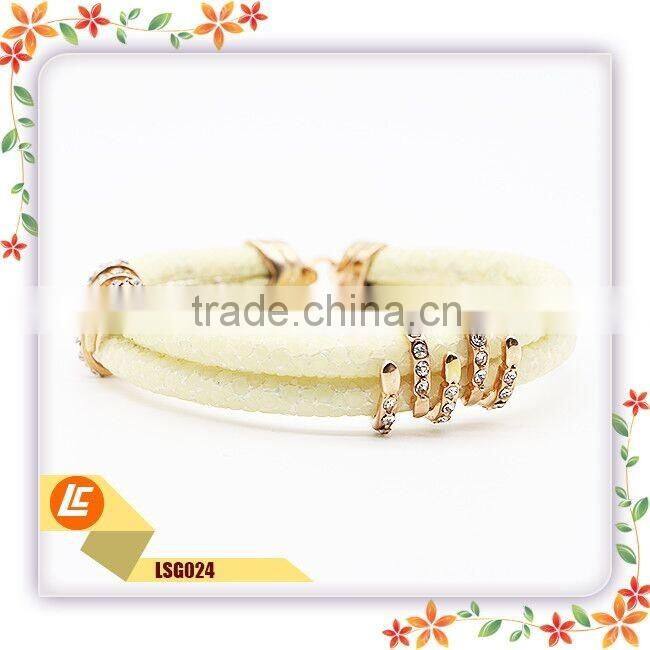 Fashionable high class leather bacelet genuine stingray skin leather bracelet