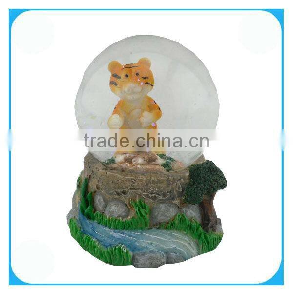 Resin Easter Presents Snow Globe / Water Globe Wholesale