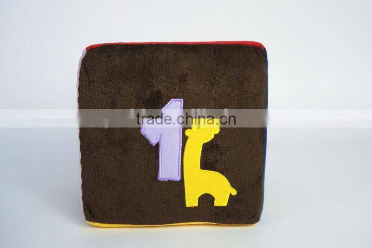 Fun Educational Stuffed Rattle Cube Toys/Plush Baby Rattle Block/Soft Stuffed Colorful Cube Rattle for Baby