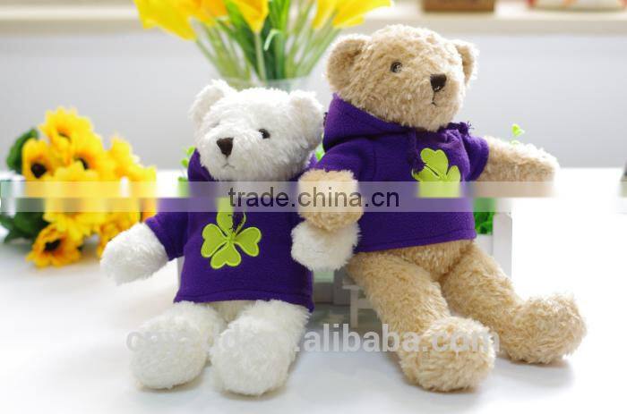 Plush Toy Bear Wearing Purple Hoodie/Luck Soft Gift Toy Bear with Hoodie Printing Clover/Stuffed Toy Bear in Clothes