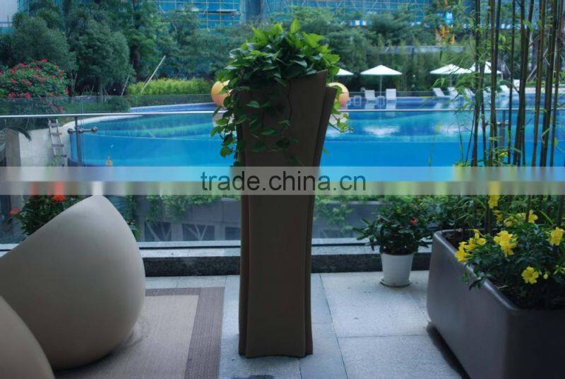 Simple and generous fiberglass flower pot