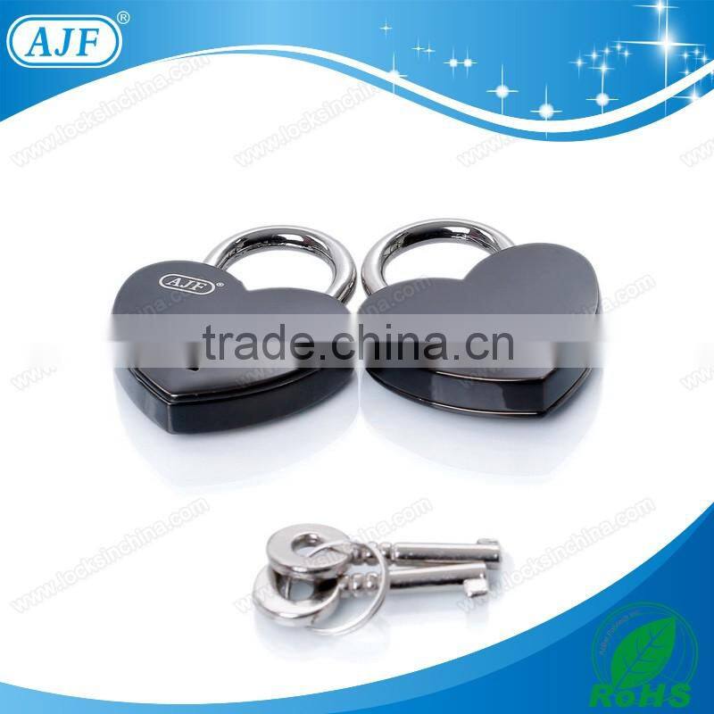 2016 AJF new style and very popular mini zinc alloy red heart love lock