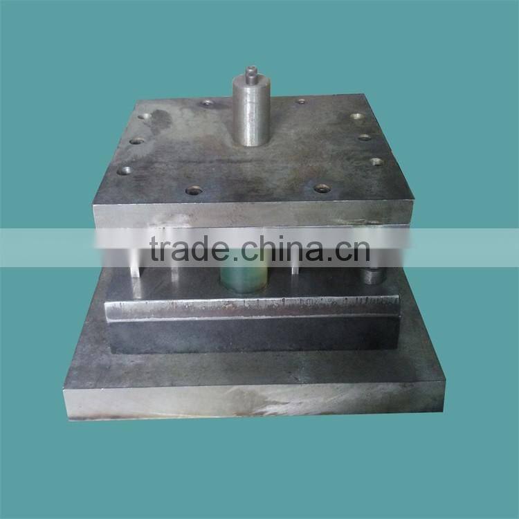 stamping mold for nonstandard hole punching