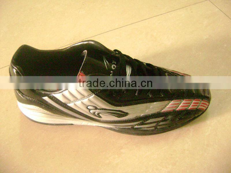 wholesale soccer shoes for men women children sport play football on the grass