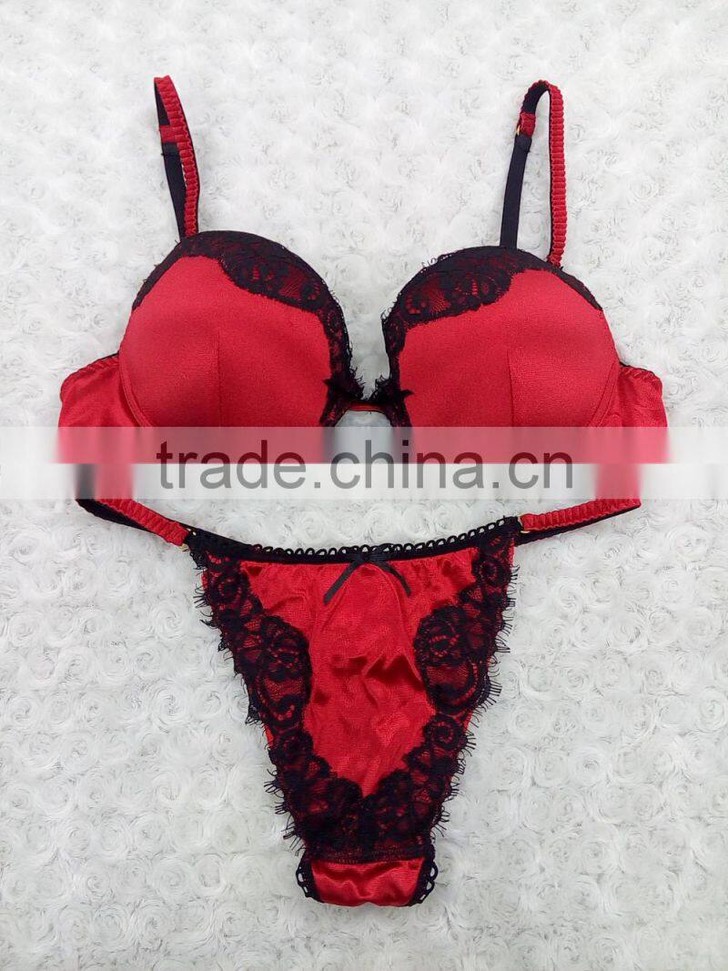 Ladies sexy lace decoration bra and panties set red color padded bra new design