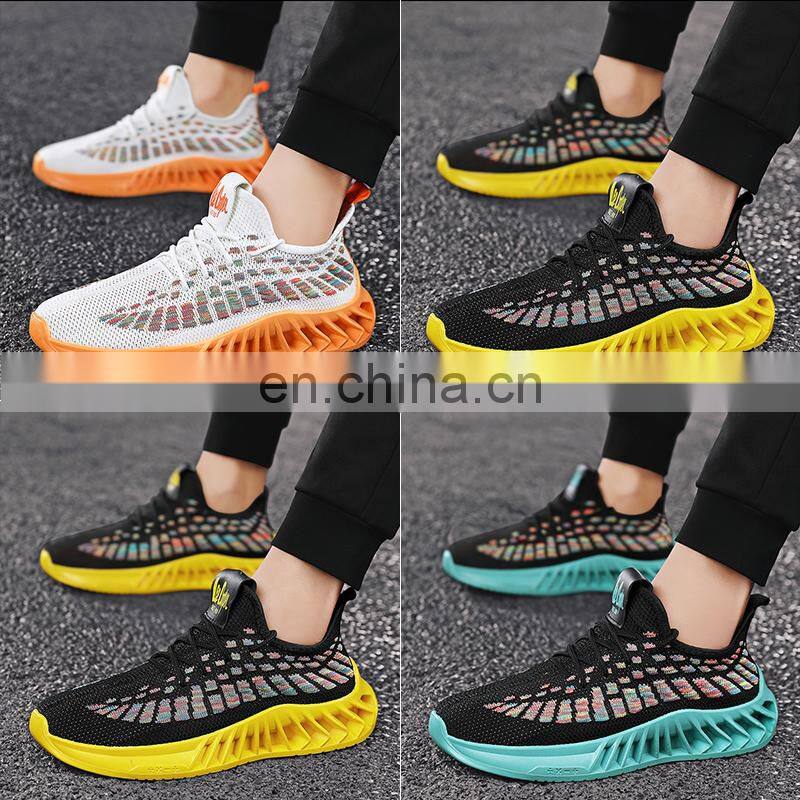 Factory Outlet 2021 Christmas and Winter New Korean Fashion Trend Flying Knitted Custom Men's Fashion Casual Sports Shoes
