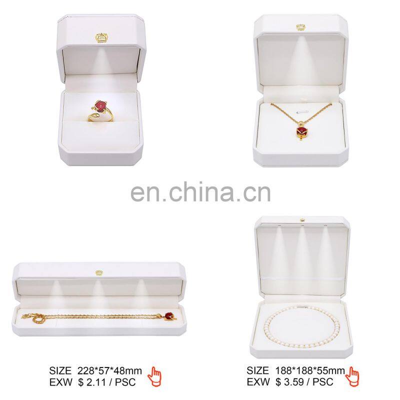 Wholesale Luxury Pu Leather White Ring Box Packaging