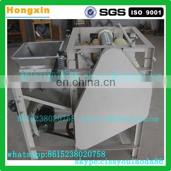Automatic 200kg output fresh wet peanut Vicia faba skin peeling machine