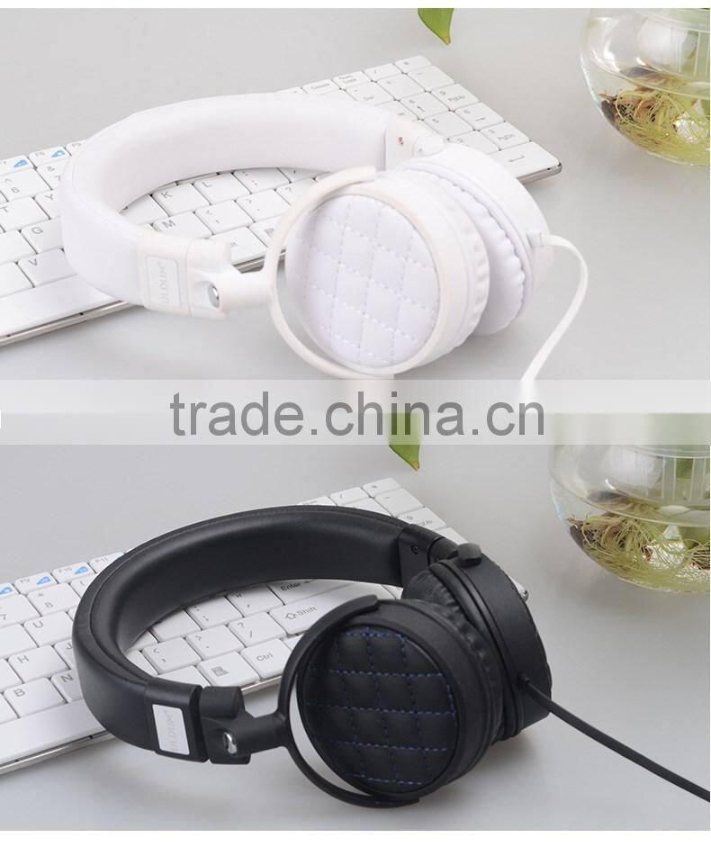 cool foldable headsets for travelling