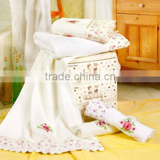 towels set with lace and embroidery