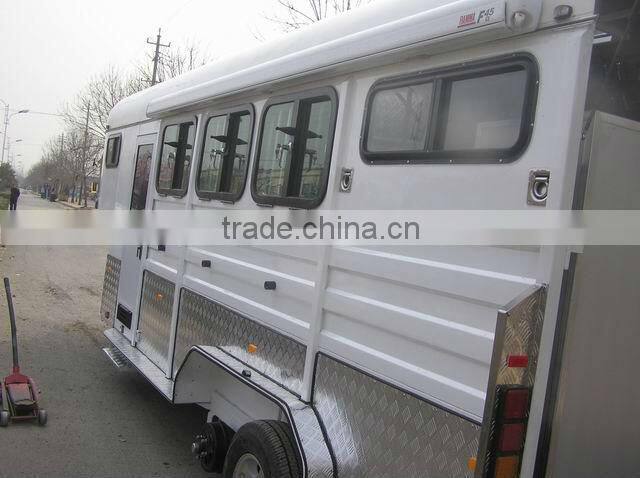 3-horse gooseneck trailer