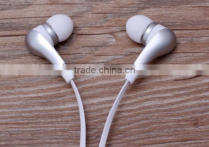 MP3 MP4 player High Quality Cheap Earphone With MIC
