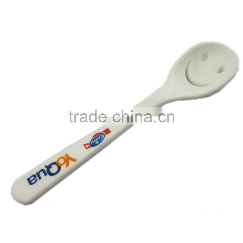 Wholesale Cheap Creamic coffee spoon/ Porcelain soup spoon with smile face