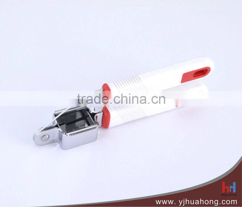 Stainless Steel Garlic Press With Plastic Handle (HGP-01)