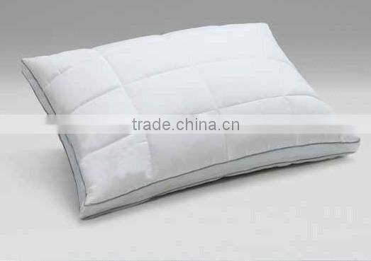 Breathable pillow with airmesh gusset