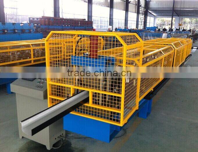 Metal gutter roll forming machine