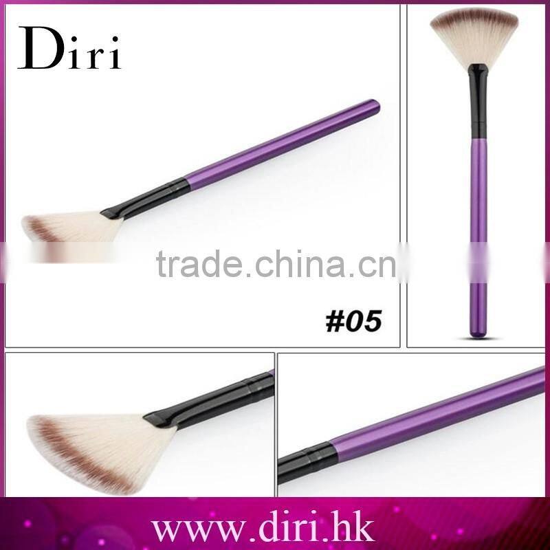 Black Fan-Shaped Handle Facial Brush Skin Care Makeup Tool Facial Concealer Makeup Brush