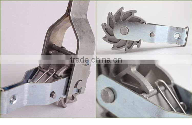 Electric fence ratchet wire strainer for high tension fencing wire