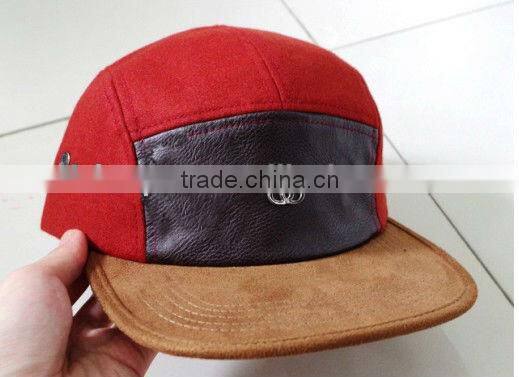 Leather strap suede brim leahter front panel and red melton 5 panel cap
