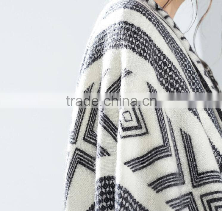New Design Fashion Geometric Printed Tassel Square Wool Blanket Scarf