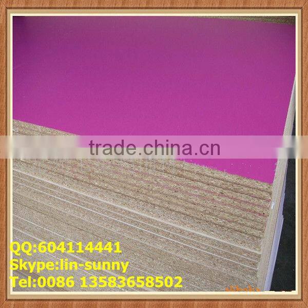 Woodgrain melamine faced chipboard