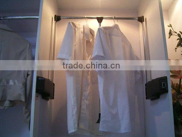 Pull down clothes rack