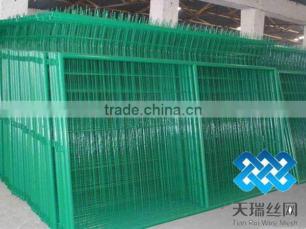 Framework and Weave-shape white pvc coated welded wire mesh fence