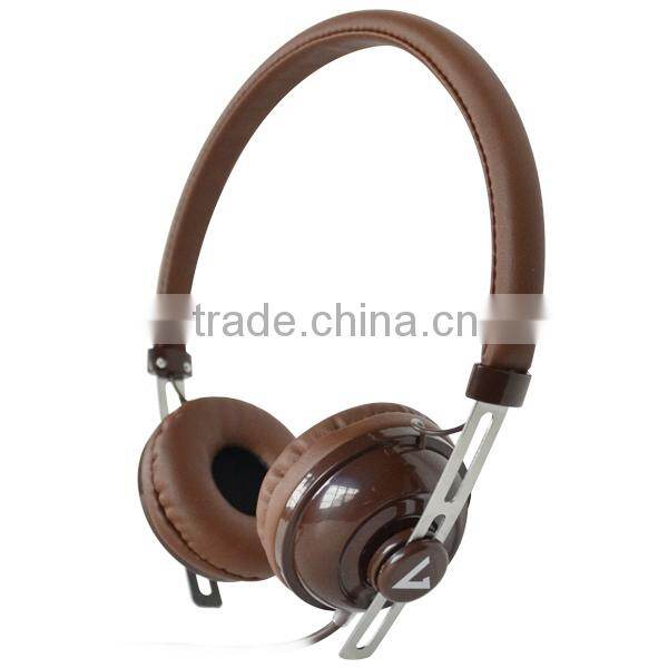 Free sample & super bass sport stereo headphone wholesale