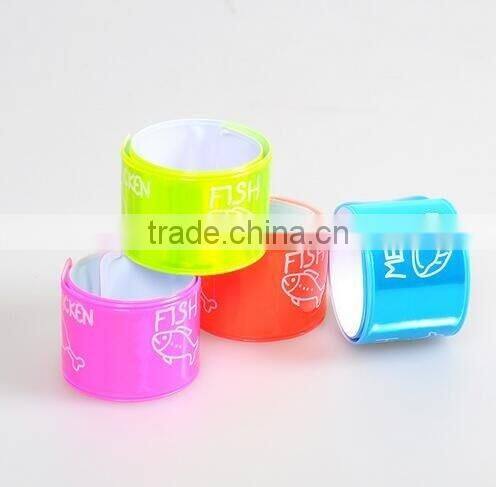 Wholesales promotional cheap reflective slap wrap band