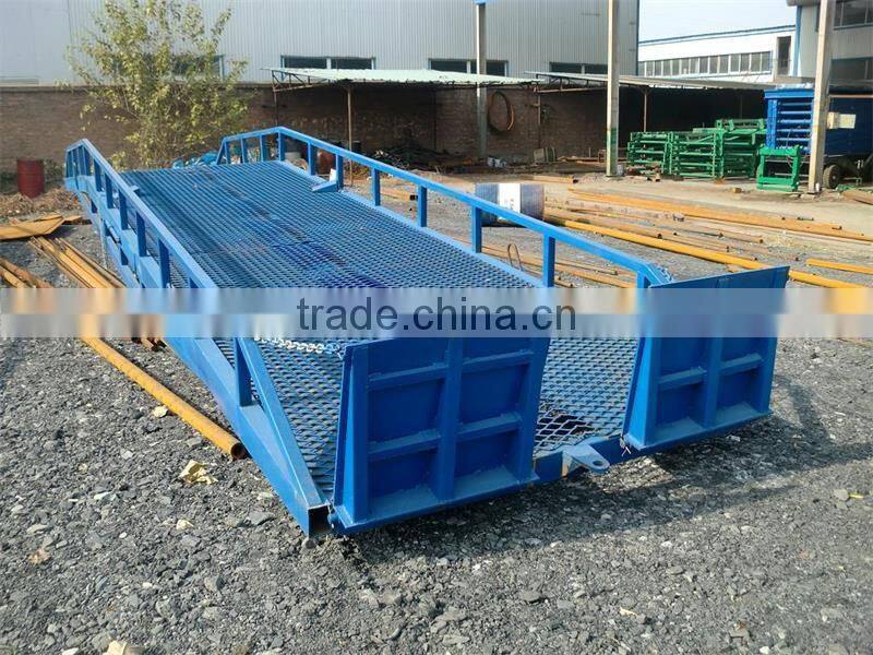 Hydraulic Movable Leveler Dock Ramp For Forklift Working With Container