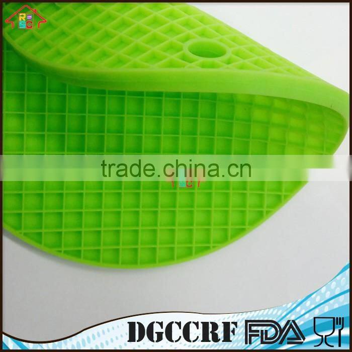 High heat resistant Food grade round shaped silicone pot holders mat for promotion gift