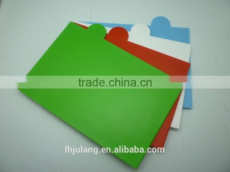 4pcs plastic cutting board set with stand/plastic chopping board