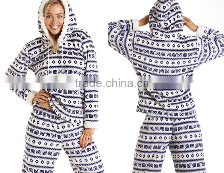 Super soft young hooded sleepwear for ladies
