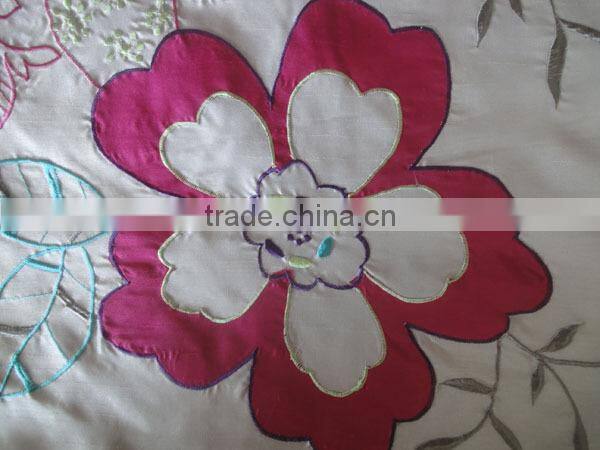2013 newest embroidery silk quilt cover