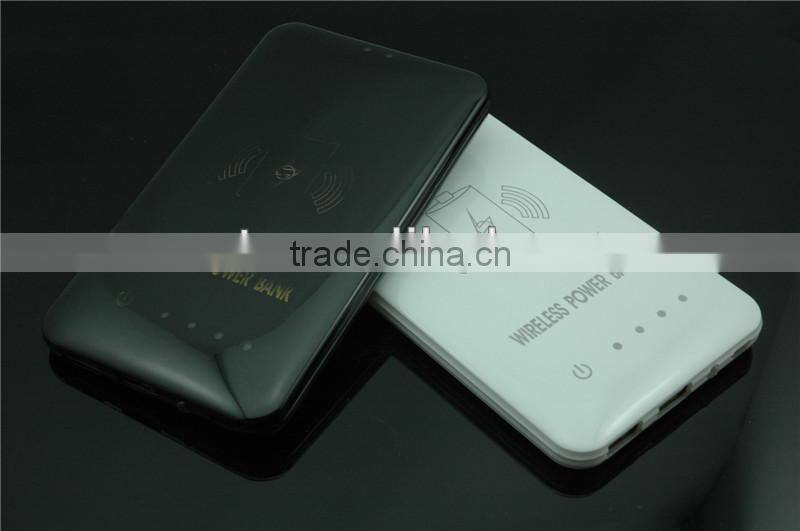 QI wireless charging power bank