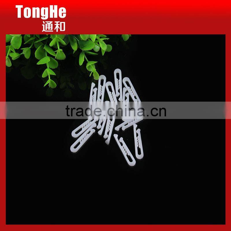 High Quality White R Shaped Plastic Shirt Clips